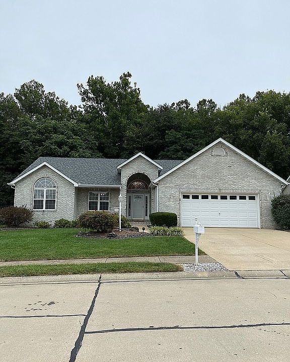 1st image of 124 Kingsbrooke Blvd