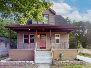 2002 Ridgemont Rd, Grosse Pointe Woods, MI 48236