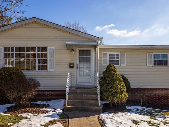 3rd image of 44 Strathmore Blvd