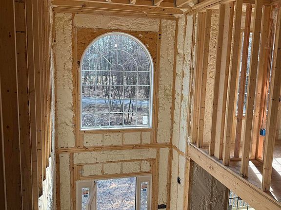 4th image of 70 Berryman Ln