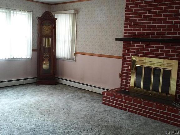 3rd image of 12 Primrose Ct