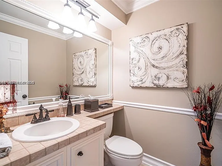 221 Waterside Dr #221 — Photo 8