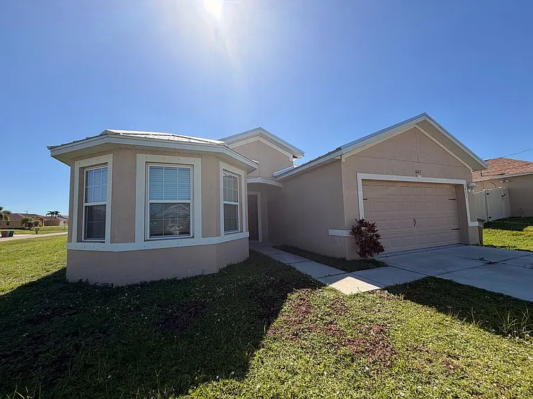 1621 SW 10th Ave — Photo 3
