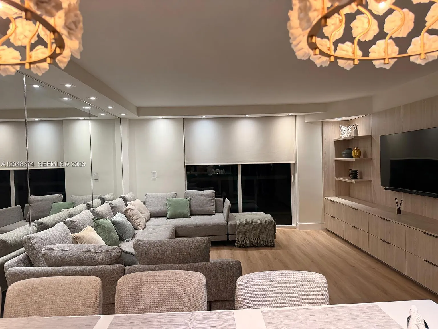 Harbour House — Photo 1