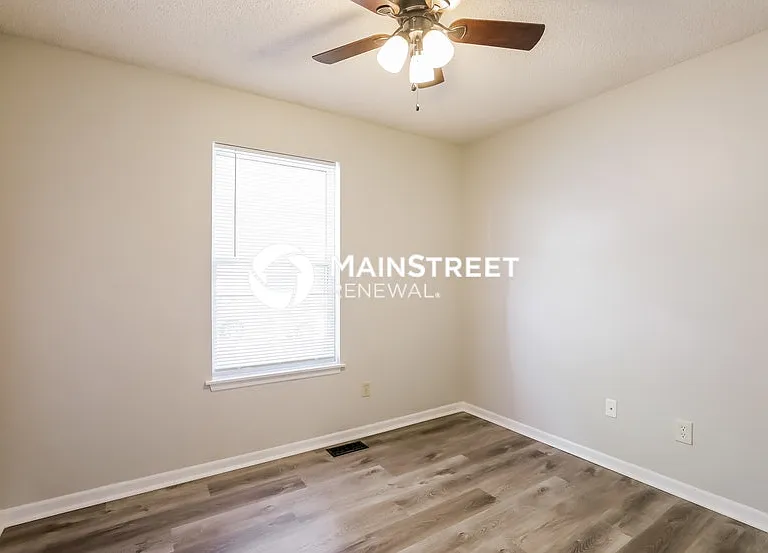 1456 NW Foxboro Rd — Photo 13