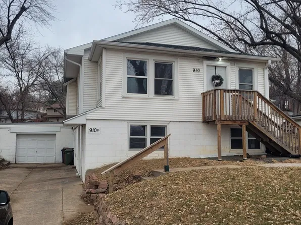 910 Harrington Ave #B, Bellevue, NE 68005