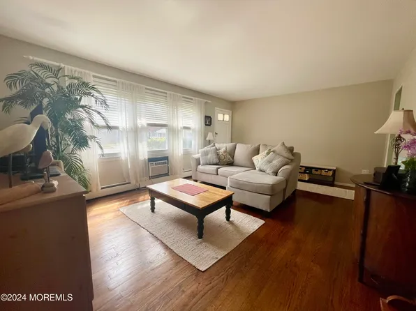 1 King James Lane, Atlantic Highlands, NJ 07716