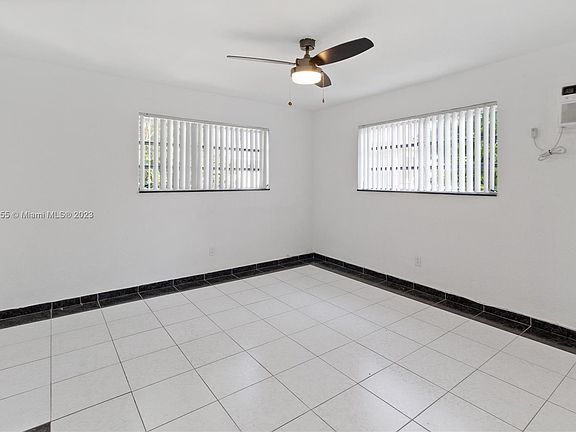 4th image of 7725 Carlyle Ave #12A