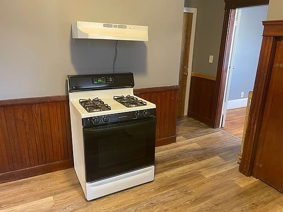 5th image of 656 Elmwood Ave APT 2