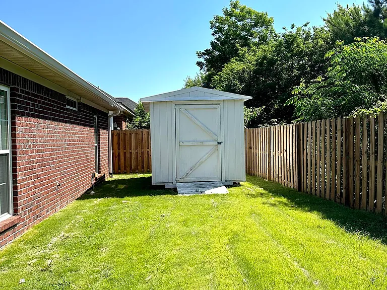 4458 Galway Dr — Photo 40