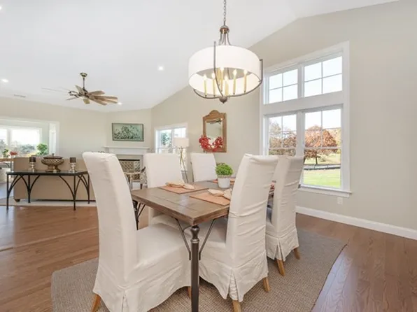 66 Park Hill Ave #22LR, Millbury, MA 01527