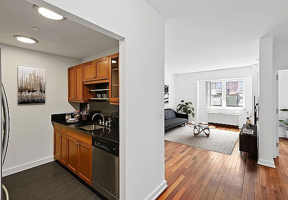 3rd image of 425 5th Ave APT 22D