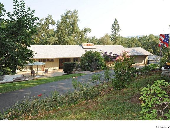 4th image of 647 Fair Oaks Ln