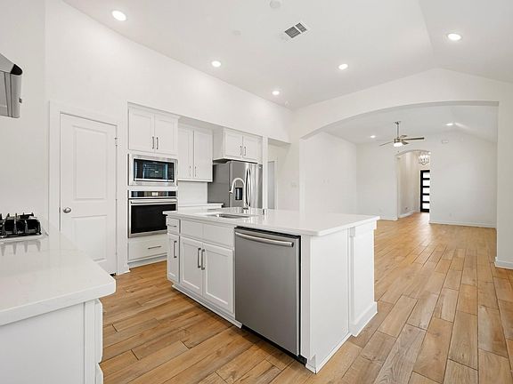 5th image of 10227 Van Gogh Ct