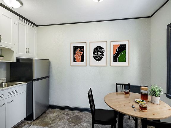 2nd image of 3322 Blaisdell Ave #105