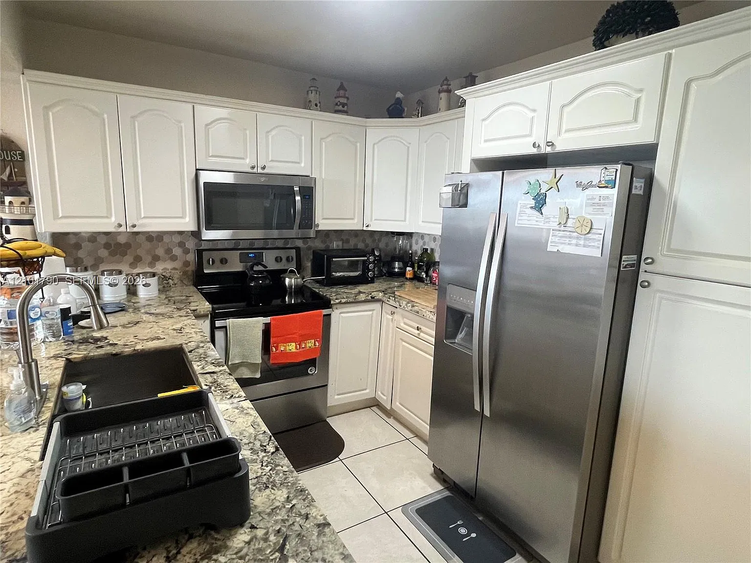 Sea Air Towers Condo — Photo 4