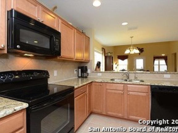 5th image of 5233 Columbia Dr
