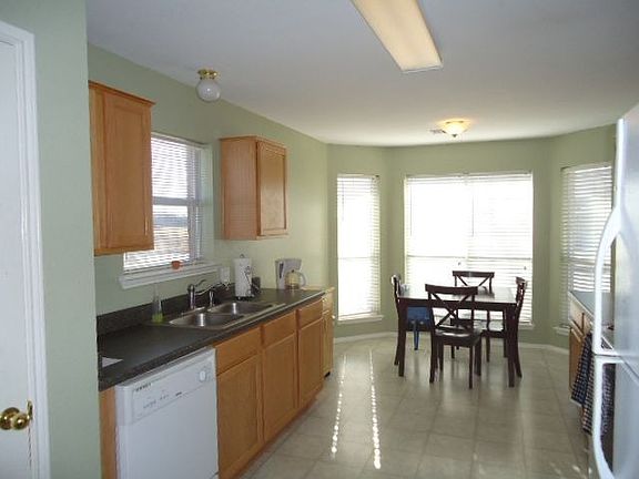 3rd image of 3219 Dove Valley Ln