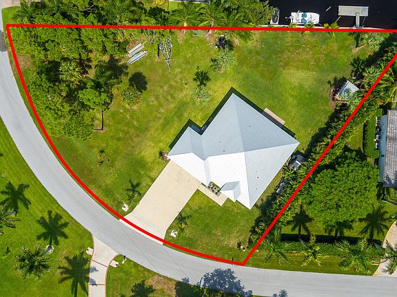 3rd image of 2070 NW PINE TREE Way