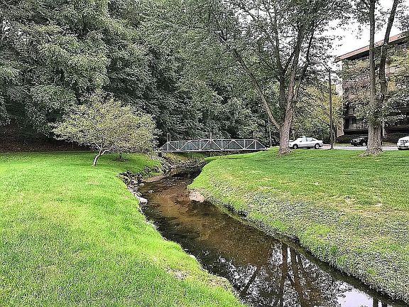 4th image of 521 Piermont Ave #503