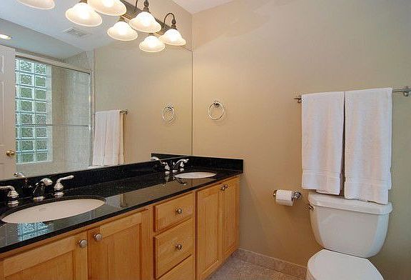 4th image of 912 W Fullerton Ave #3