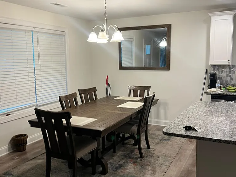 1044 Ridge Ave — Photo 4
