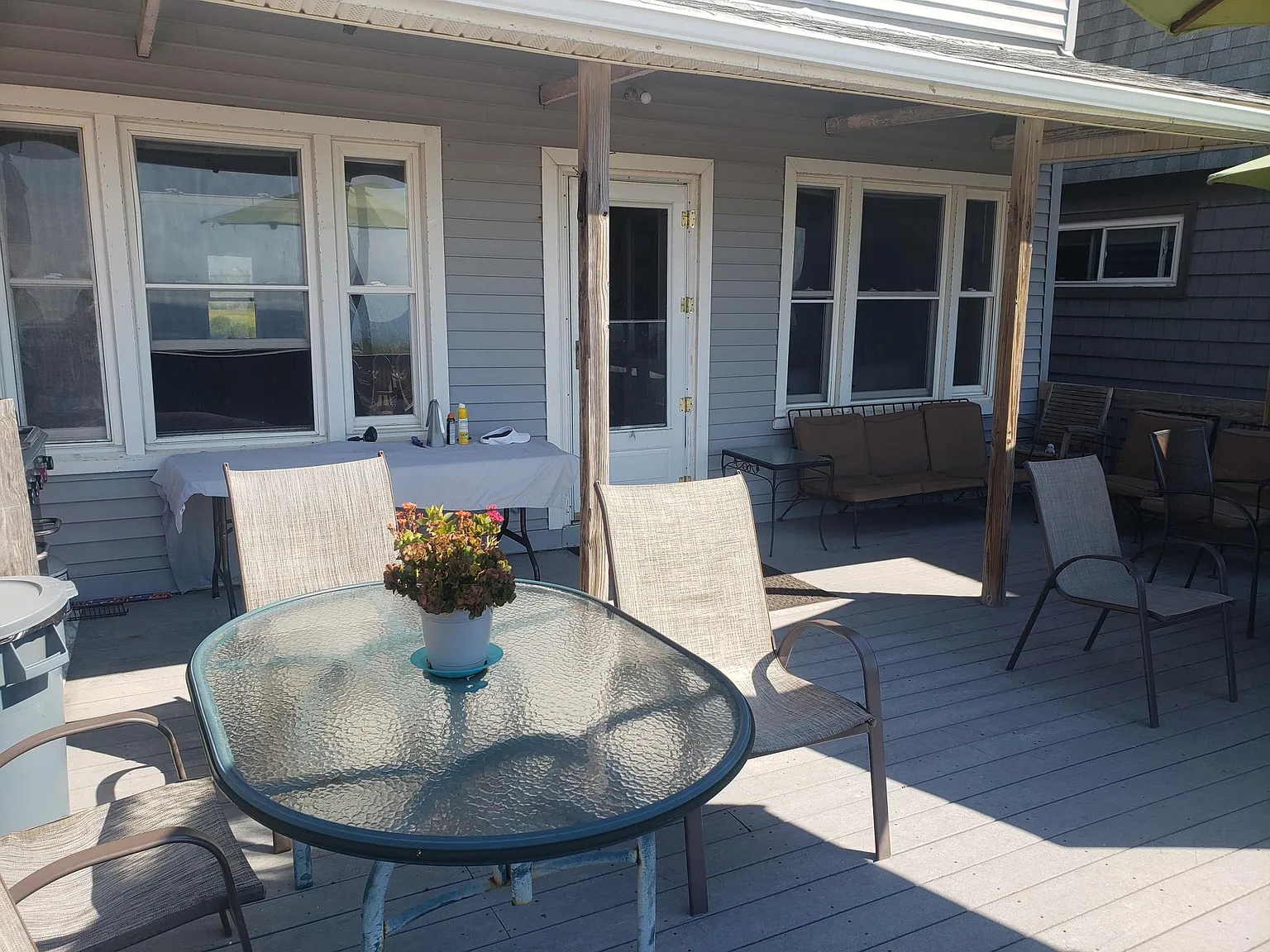 178 Beach Avenue — Photo 1