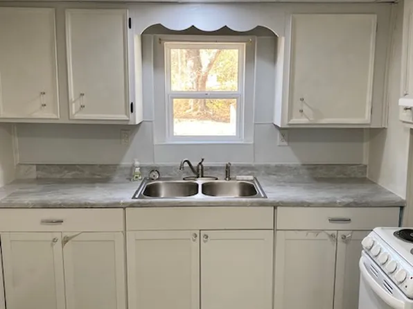 1129 Manor Ave, Latrobe, PA 15650