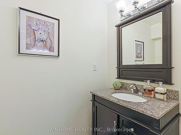 5th image of 386 Jones Ave W