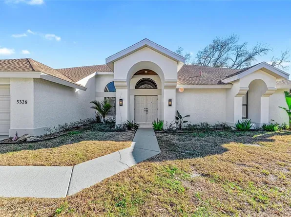 5328 Dominica Cir, Sarasota, FL 34233