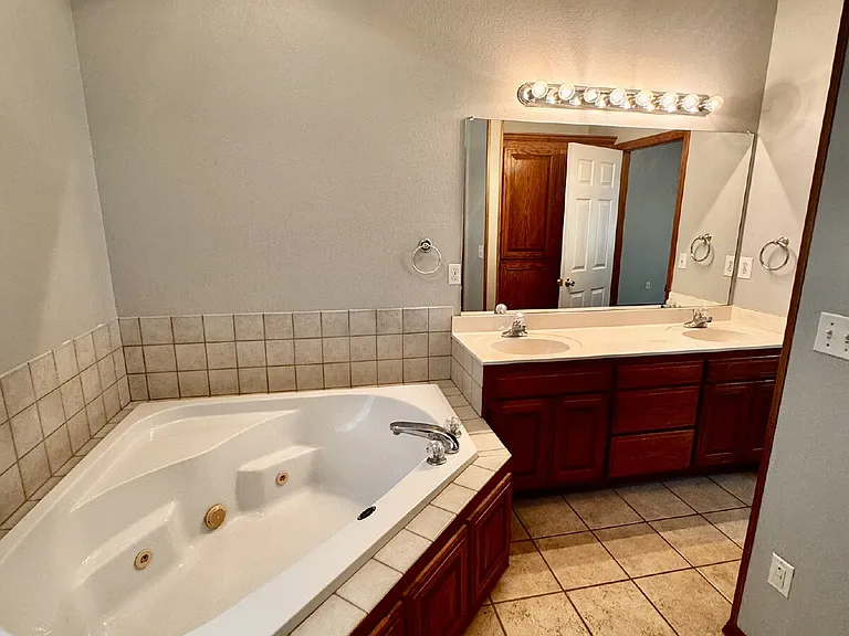 3802 Maple Rd — Photo 19