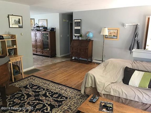 3rd image of 917 Main St