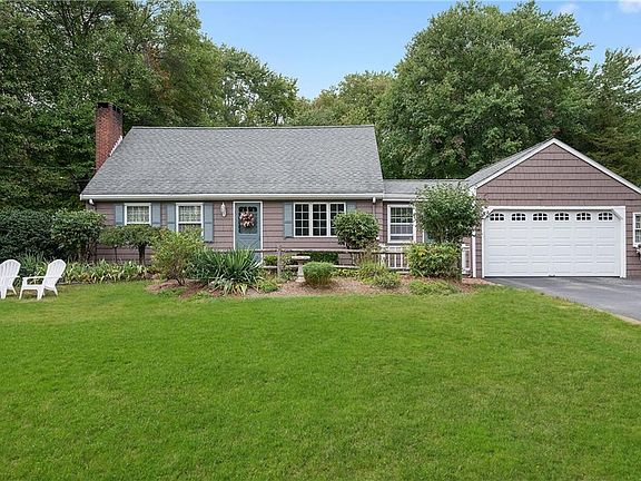 4th image of 12 Rosewood Ln