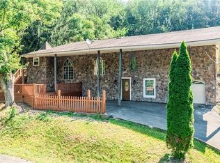 589 Hahntown Wendel Rd, North Huntingdon, PA 15642