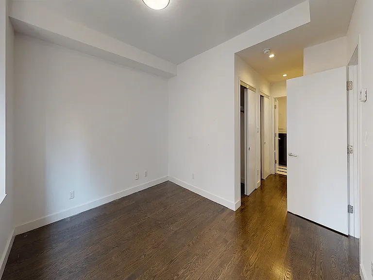666 W End Ave #6U — Photo 6