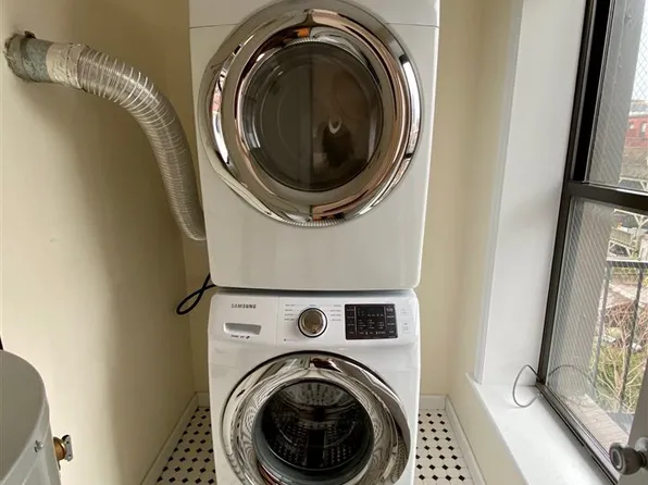 149 Grand Street image 10 of 12