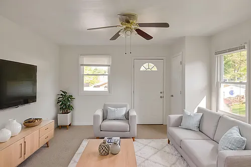 825 Yvette Dr #2 Photo 1