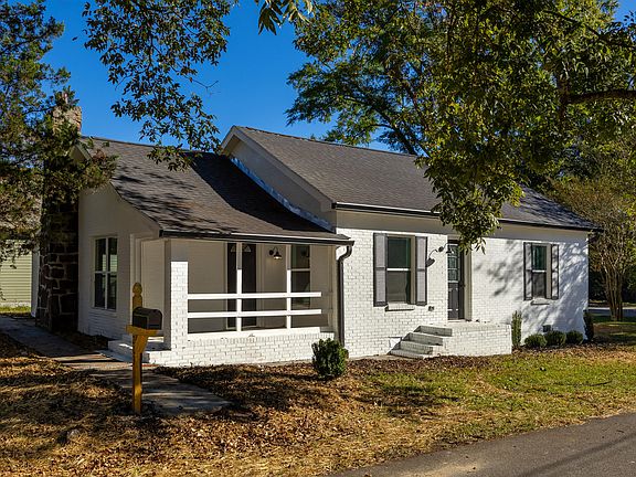 4th image of 203 Holliman St