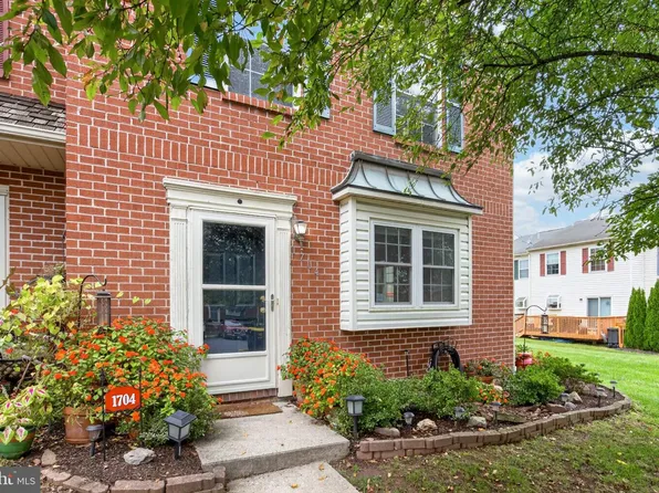 1704 Village Green Dr, Gilbertsville, PA 19525