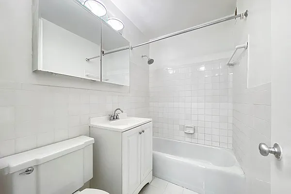 Rented by Compass | media 18