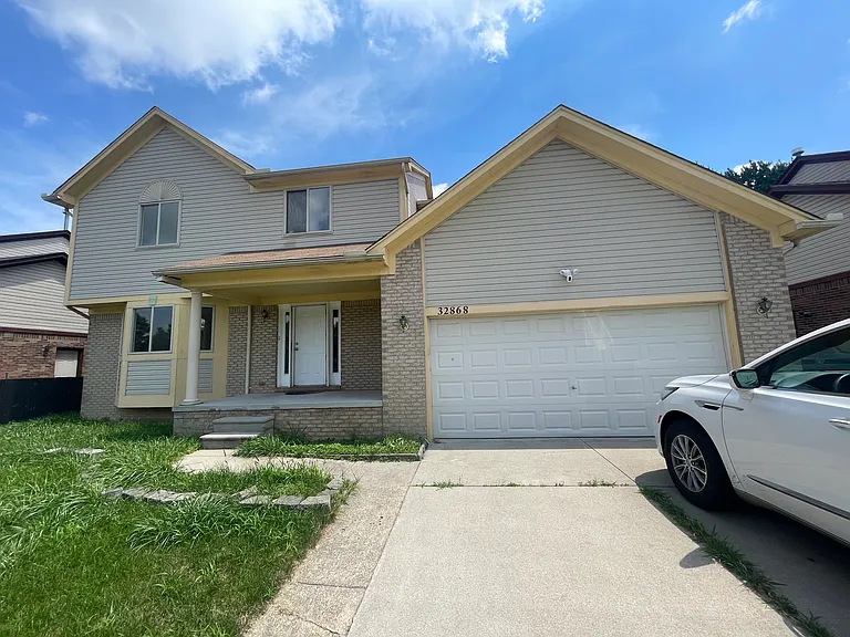 32868 Northpointe Dr — Photo 2