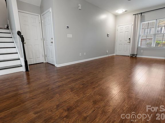 5th image of 407 Delta Dr