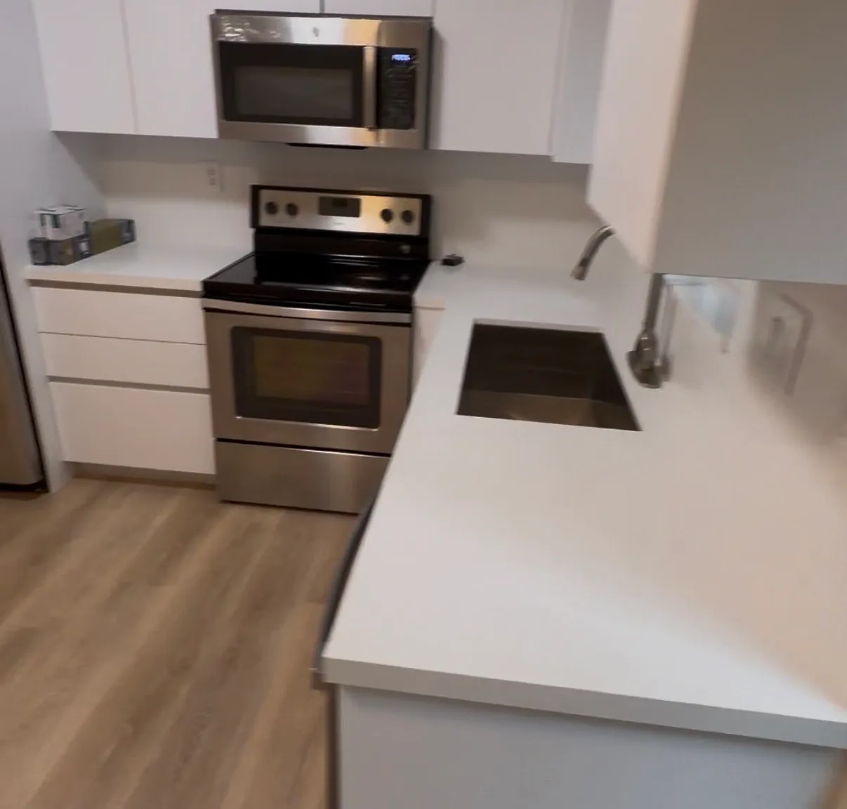 2925 Center St — Photo 2