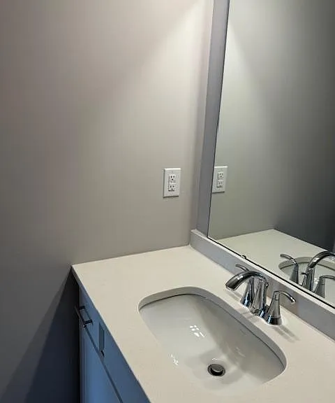 Mustang Cir — Photo 24