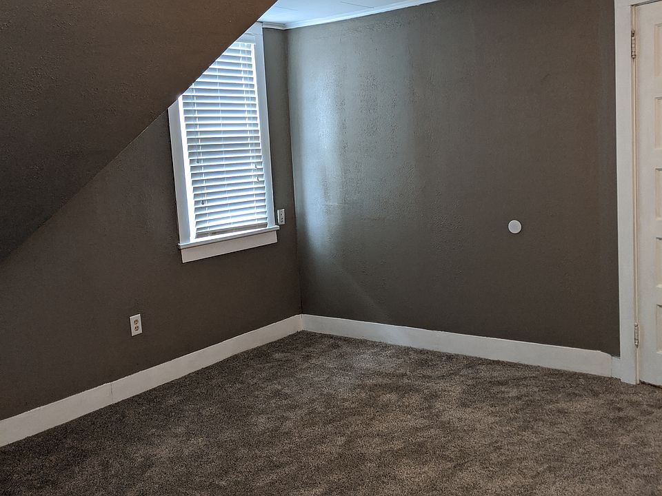 2nd image of 208 W 2nd Ave