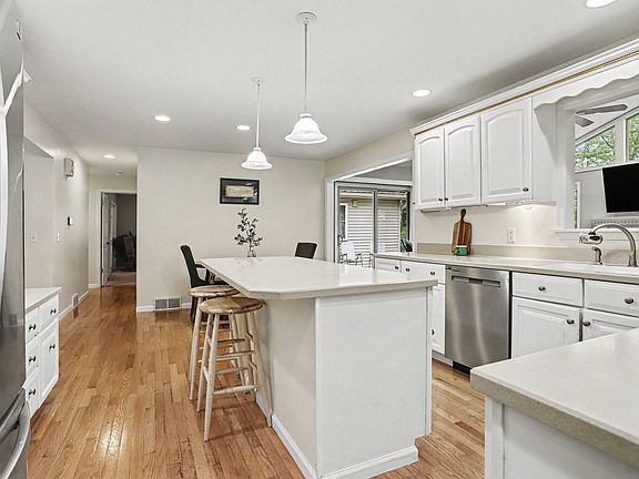 5th image of 24108 Oak Ln
