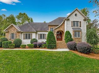 907 Sugar Oak Ct, Simpsonville, SC 29680