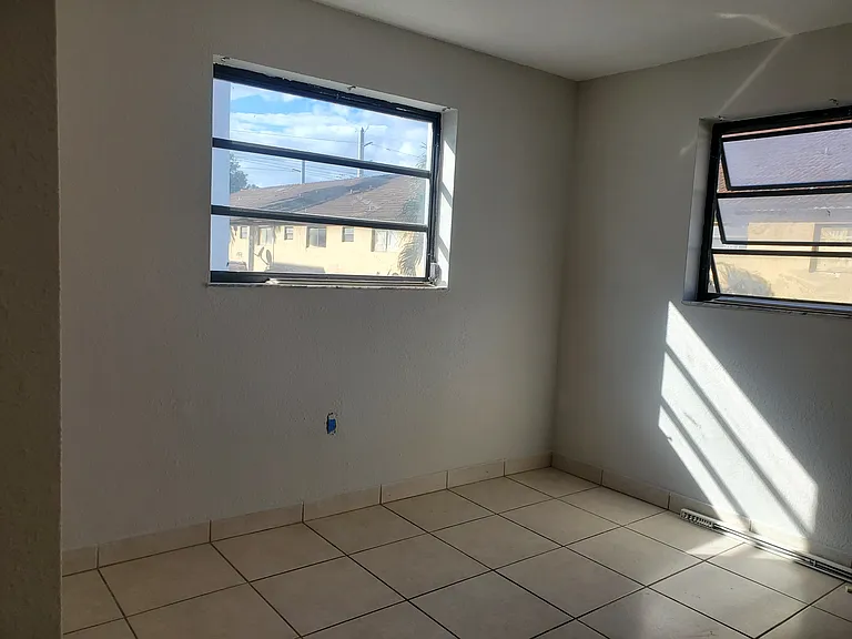 W 43rd Pl — Photo 19