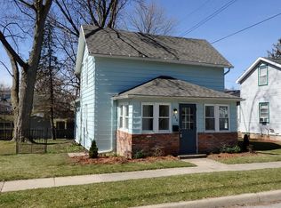 216 S Barnard St, Howell, MI 48843