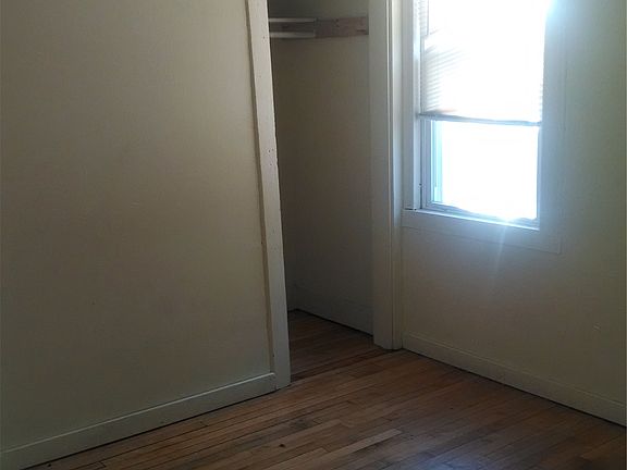 5th image of 635 W Clarke St